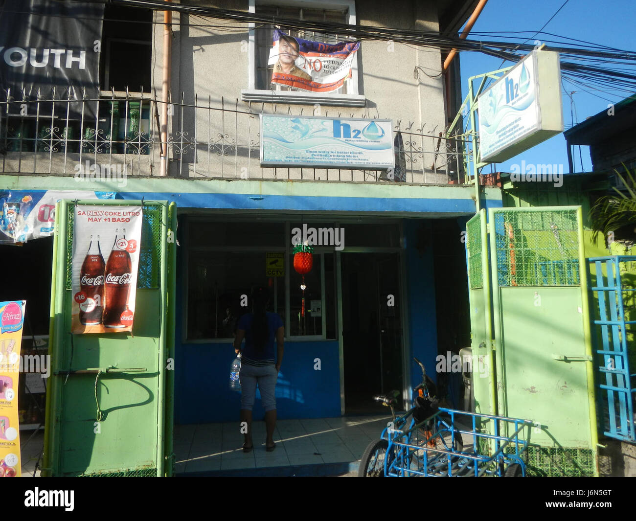 Ein historisches Foto oder eine Karte der Juan Luna Street in Gagalangin, Tondo, Manila, das 1919 aufgenommen wurde und das Layout der Straße und die urbane Umgebung des frühen 20. Jahrhunderts veranschaulicht. Stockfoto