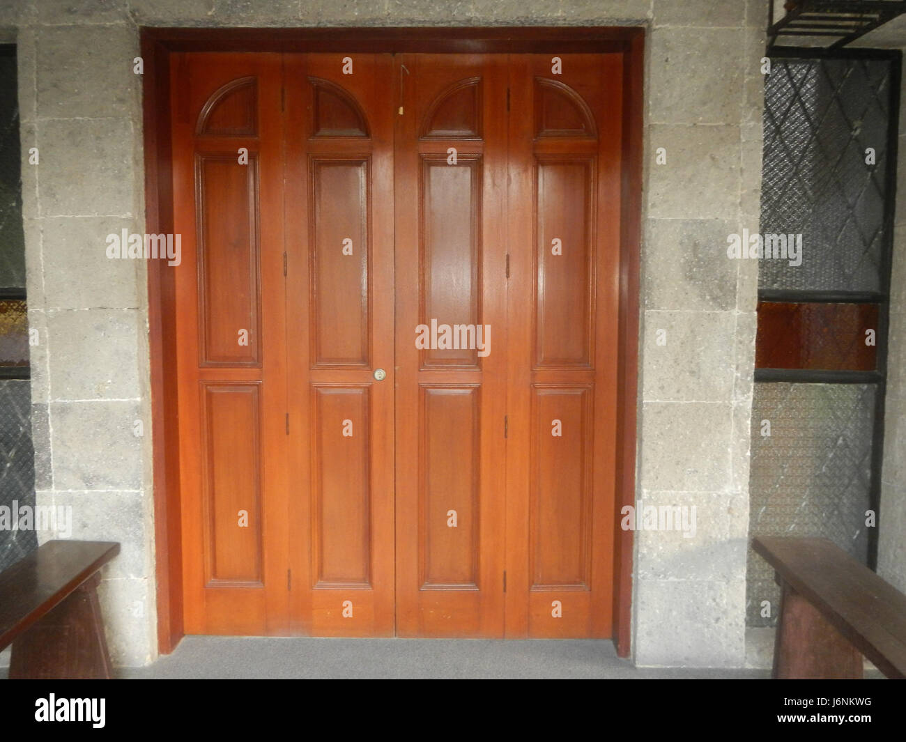 Das Noviziat der Saint Paul Chapel in Sindalan, Stadt San Fernando, Pampanga, dient als religiöse und pädagogische Einrichtung, die mit der Zentralbank verbunden ist. Die Kapelle ist Teil des religiösen Erbes der Gegend und spielt eine Rolle im spirituellen Leben der Gemeinde. Stockfoto