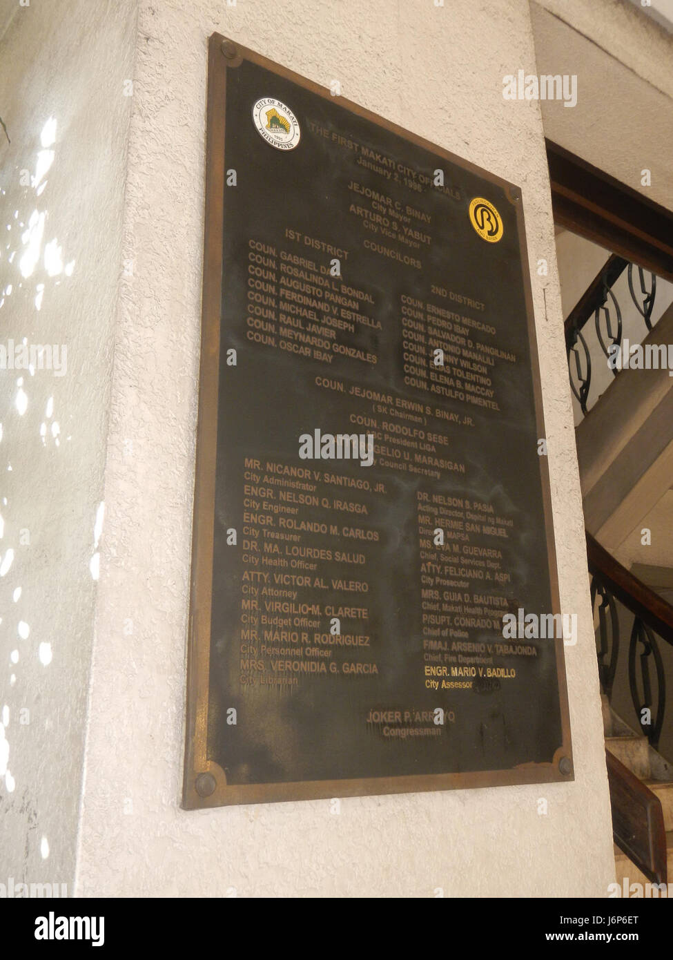 Das Jose Rizal Monument befindet sich im Halls Quadrangle Complex in Makati City, Philippinen. Diese historische Stätte ehrt den Nationalhelden Dr. Jose Rizal mit einer prominenten Statue und einem umliegenden Gedenkraum. Stockfoto