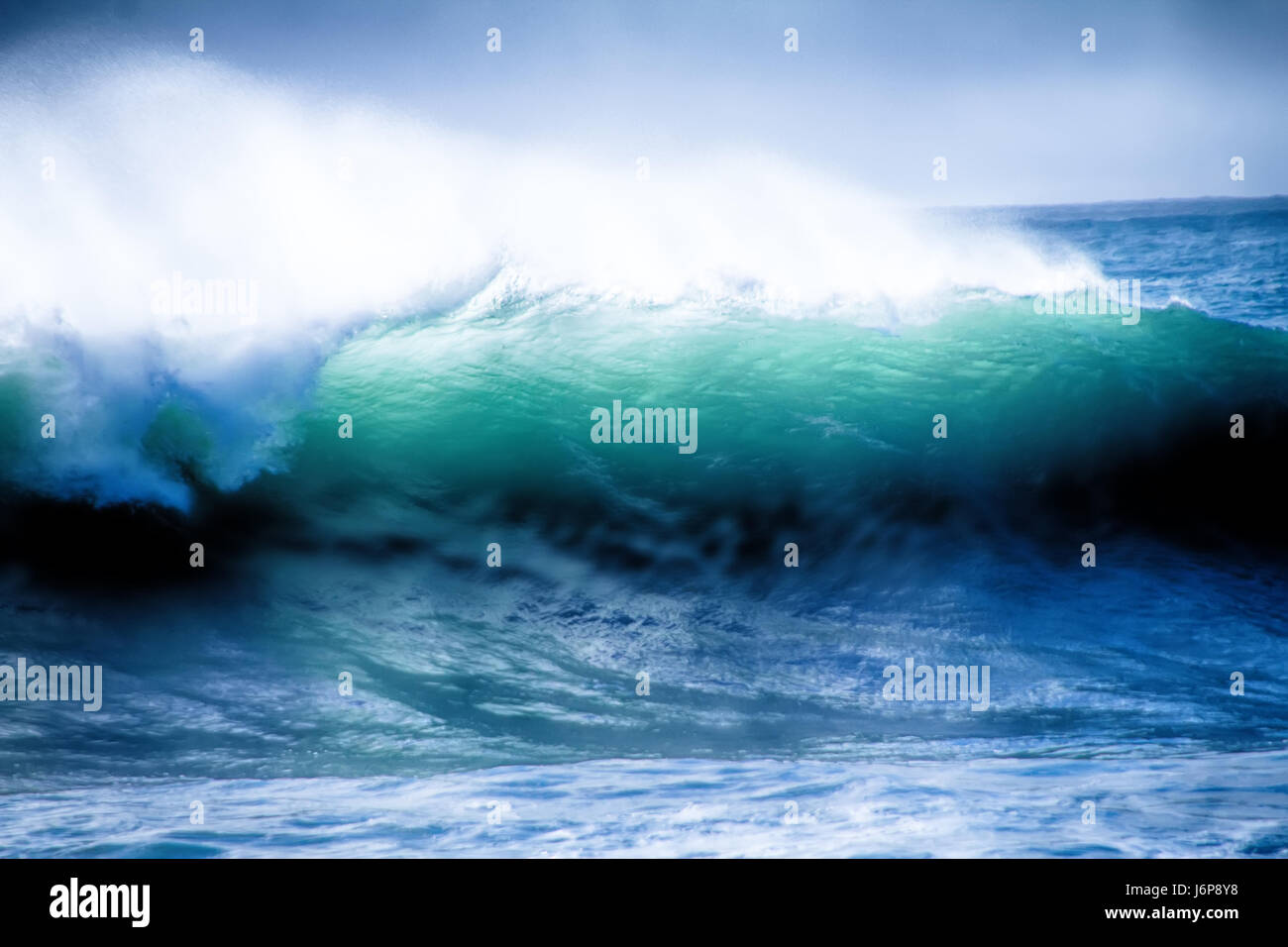 Welle bricht zusammen Fotos und Bildmaterial in hoher Auflösung Alamy