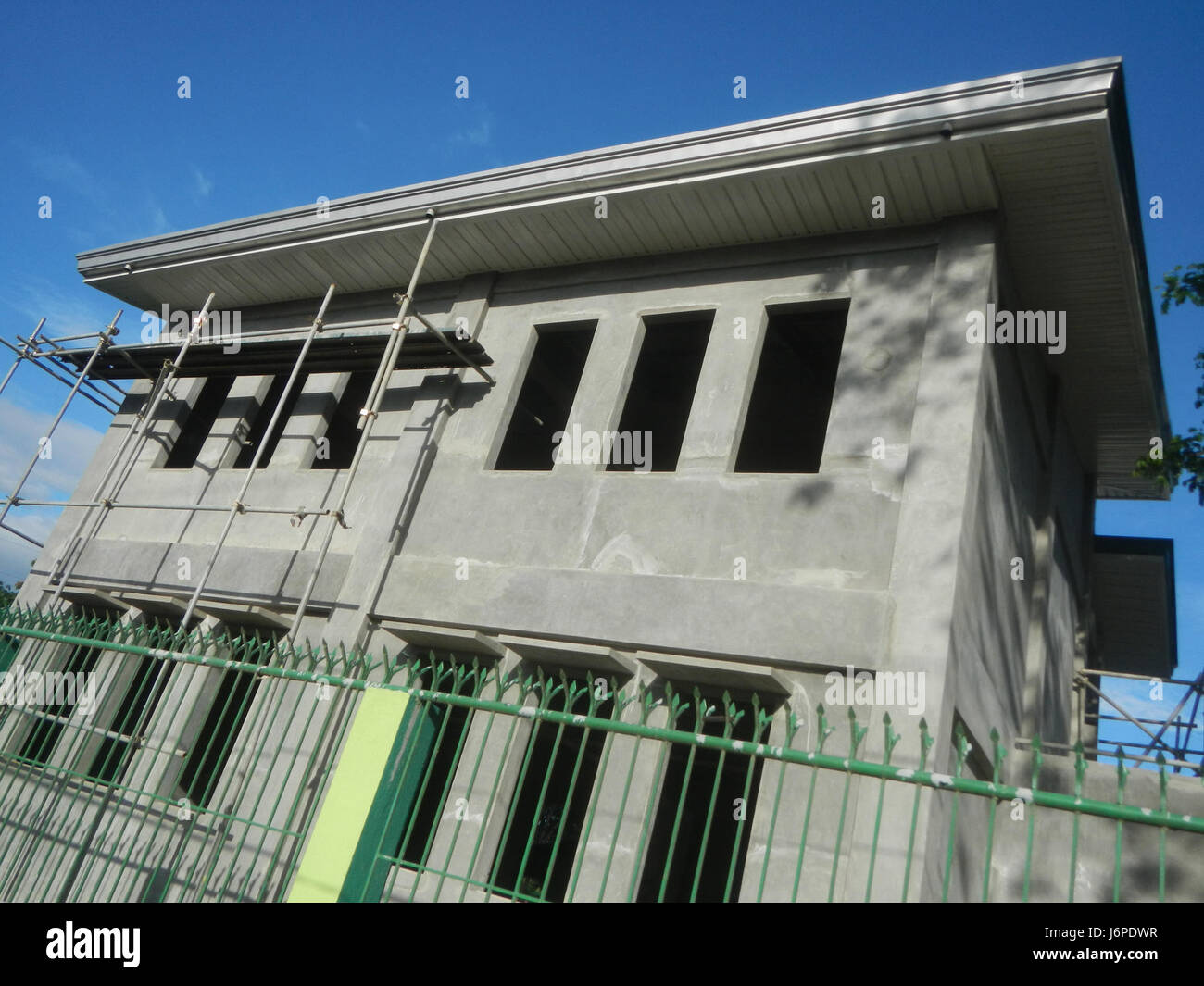 09277 Municipal Hall alte Akazie Santo Tomas High School San Luis Pampanga 01 Stockfoto