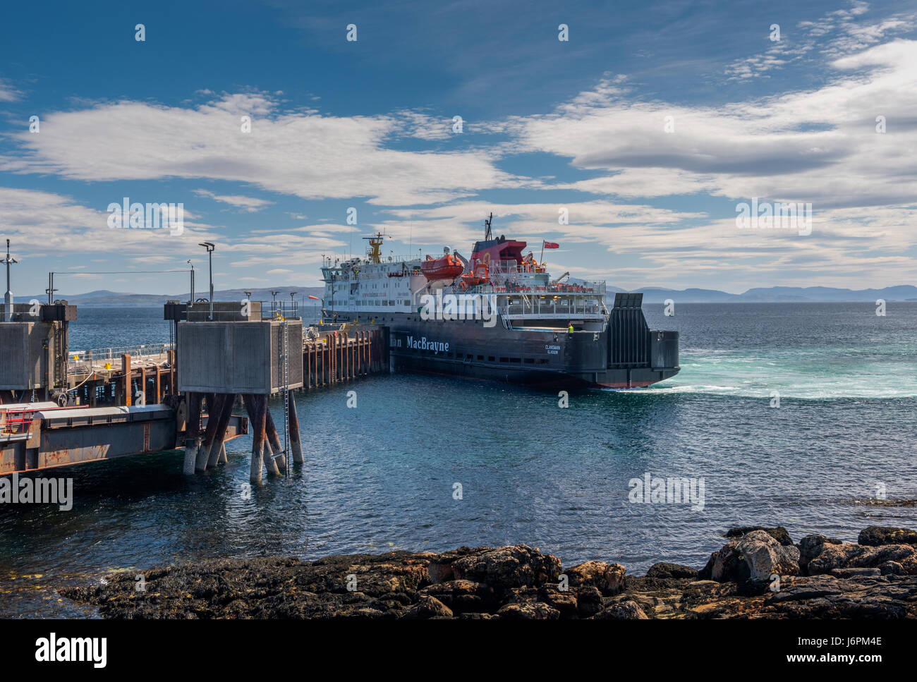Die M.V.Clansman Ankunft auf der Insel Coll Schottland Stockfoto