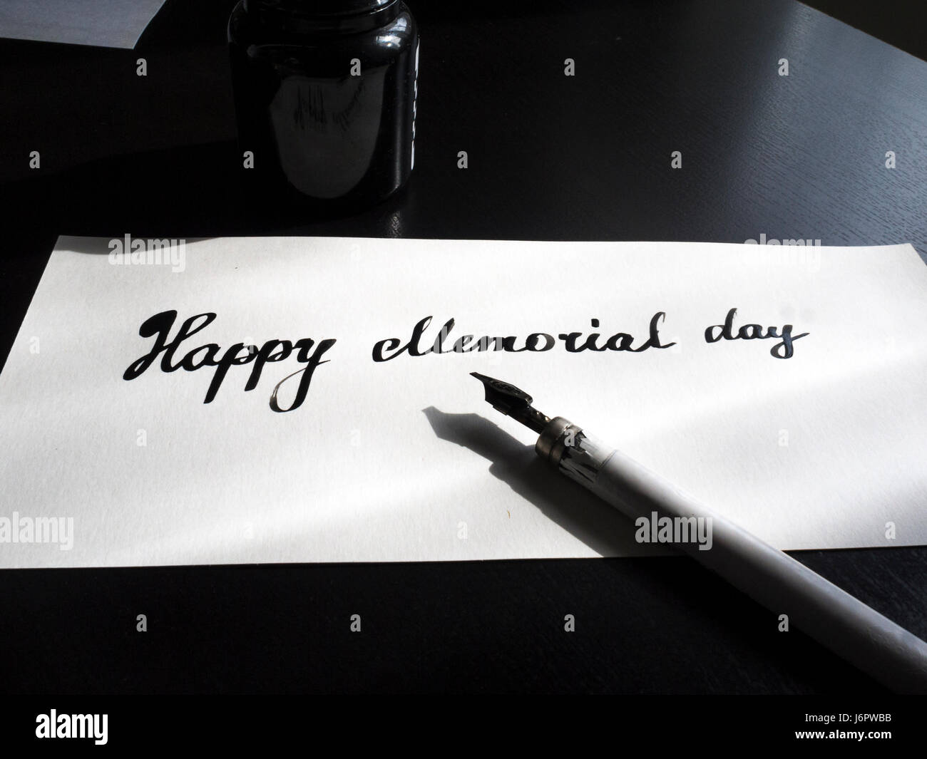 Glücklich Memorial Day Kalligraphie und Schriftzug Postkarte. Perspektivische Ansicht. Kleine Buchstaben. Stockfoto