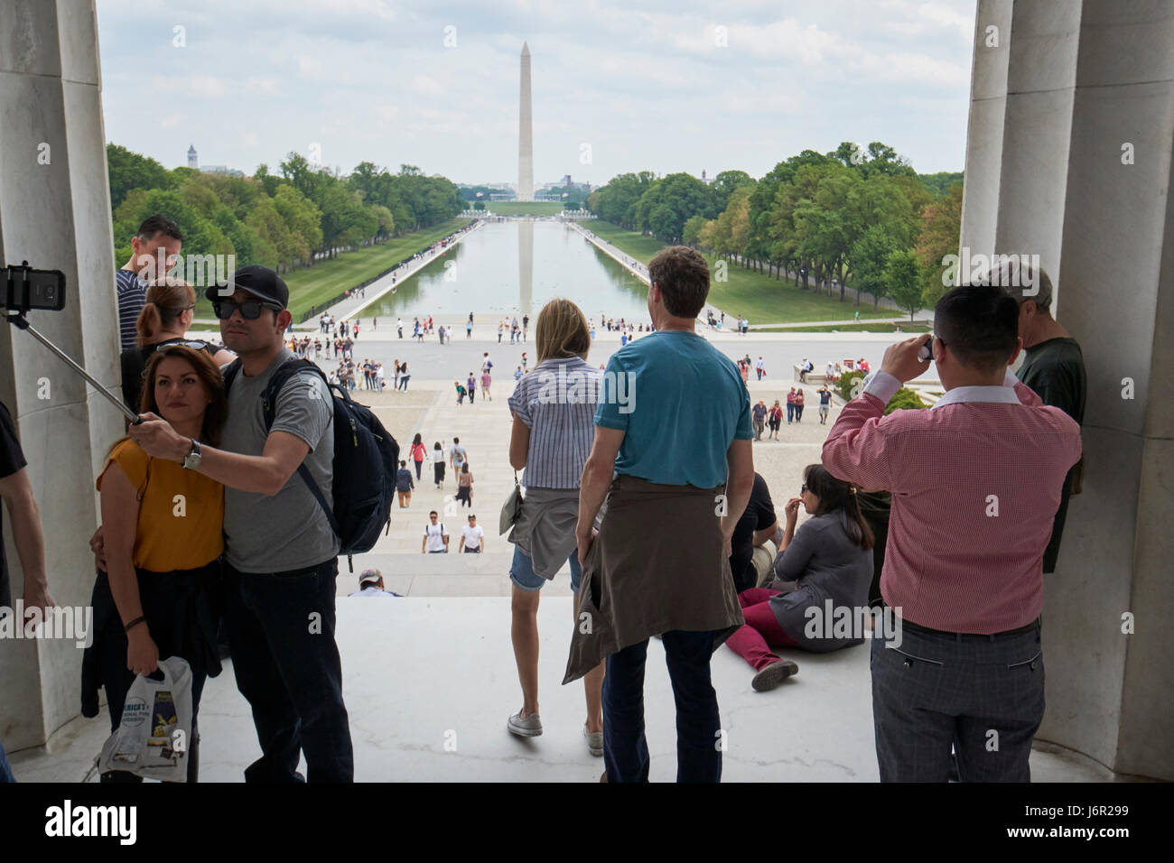 Blick aus dem Lincoln-Memorial entlang der national Mall und Spiegelteich Washington DC USA Stockfoto