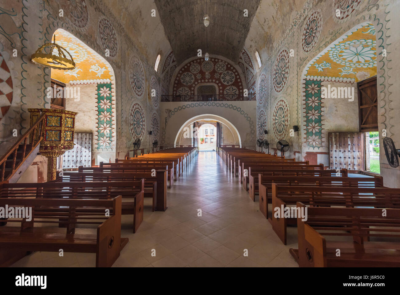 Innenraum der Kirche in der Uayma Maya-Stadt, Yucatan, Mexiko Stockfoto