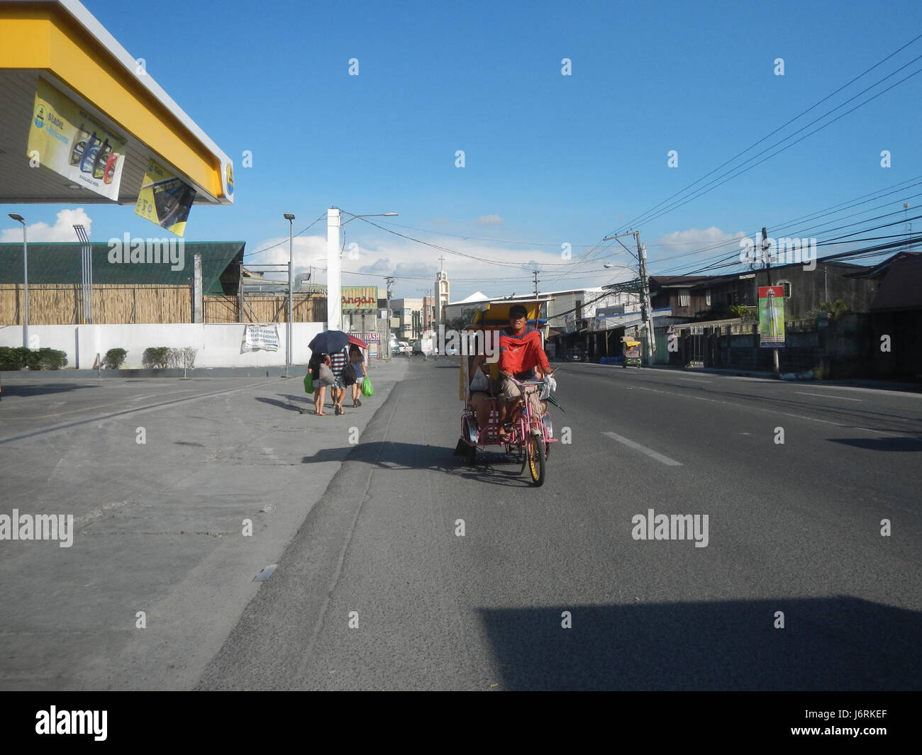 Dieser Titel bezieht sich auf eine geographische Lage in San Matias, Santo Tomas, Pampanga, Philippinen. Das Gebiet ist mit Meeresöl und Funnside Ningnangan assoziiert, was auf lokale Entwicklungen in der Ölindustrie oder in der Infrastruktur hindeuten könnte. Pampanga ist bekannt für seine landwirtschaftlichen und industriellen Beiträge in der Region. Stockfoto