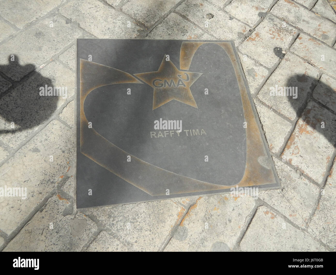 Im GMA Network Center Walk of Fame werden verschiedene bekannte philippinische Persönlichkeiten aus dem Fernsehen gezeigt, die ihre Beiträge zur Unterhaltungsbranche feiern. Stockfoto