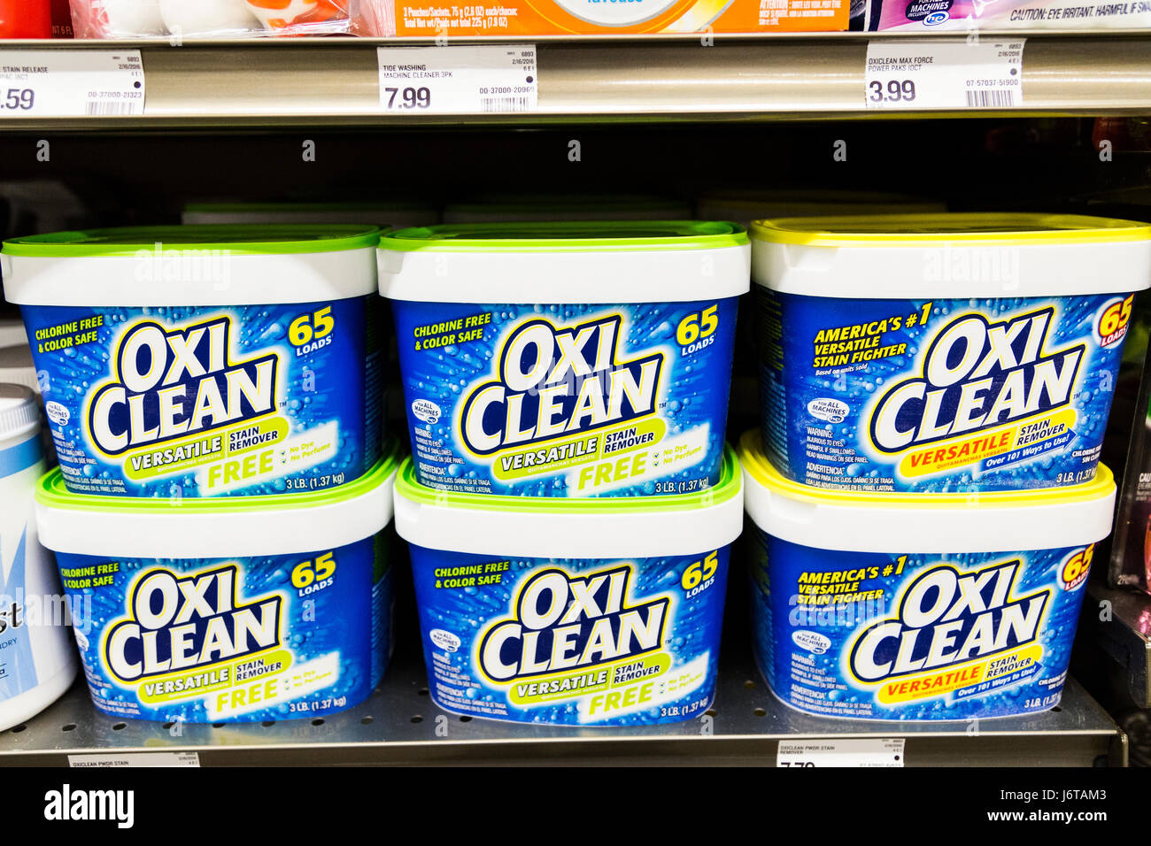 Wannen von Oxi Clean Waschmittel auf ein Lebensmittelgeschäft Regal Stockfoto