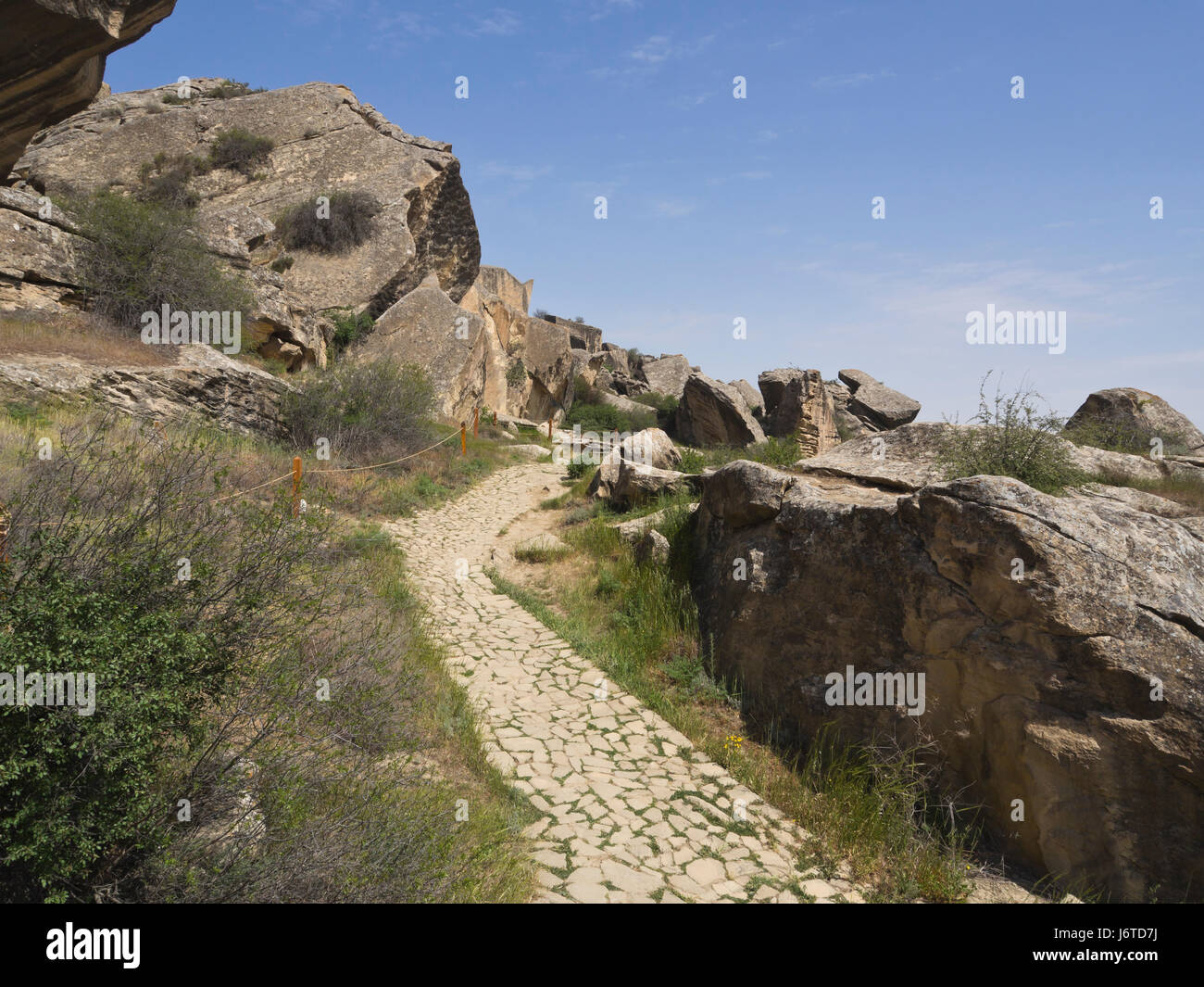 Gobustan Nationalpark bietet eine Stunde südlich von Baku in Aserbaidschan, atemberaubende Landschaften und 6000 alte Petroglyphen, ein Unesco Weltkulturerbe Stockfoto
