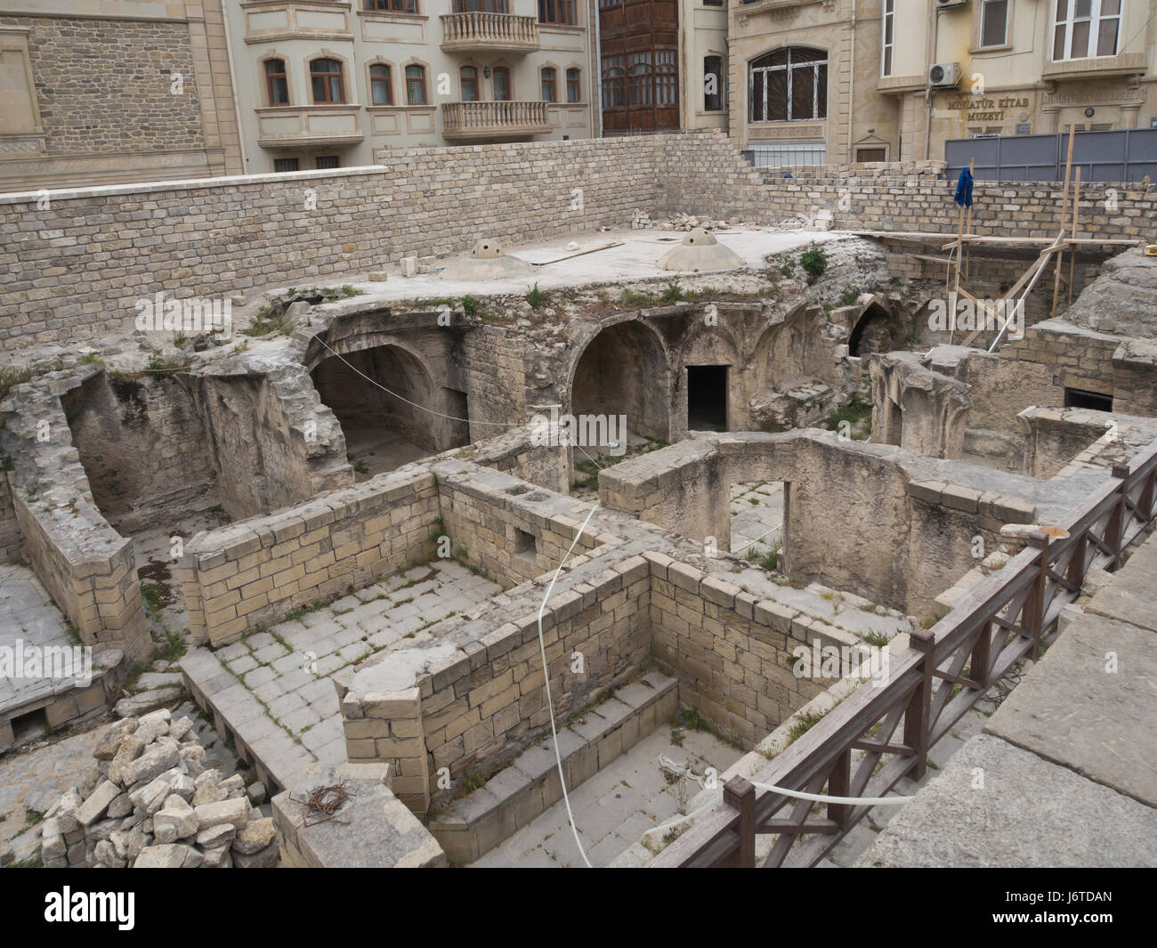 Palastruine des Palastkomplexes, ein UNESCO-Weltkulturerbe in der Altstadt in Baku Aserbaidschan, Badehaus Stockfoto