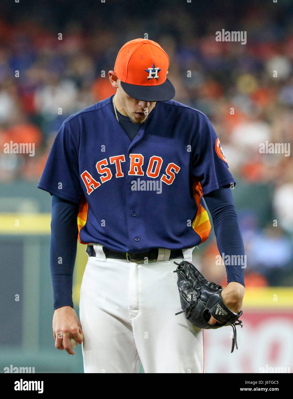 Houston, TX, USA. 21. Mai 2017. Houston Astros Start Krug Joe Musgrove (59) senkt seinen Kopf während des MLB-Spiels zwischen der Cleveland Indians und die Houston Astros im Minute Maid Park in Houston, Texas. John Glaser/CSM/Alamy Live-Nachrichten Stockfoto