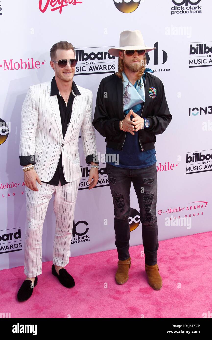 Las Vegas, NV, USA. 21. Mai 2017. Tyler Hubbard und Brian Kelley von Florida Georgia Line im Ankunftsbereich für Billboard Music Awards 2017 - Ankünfte 2, T-Mobile Arena, Las Vegas, NV 21. Mai 2017. Bildnachweis: JA/Everett Collection/Alamy Live-Nachrichten Stockfoto