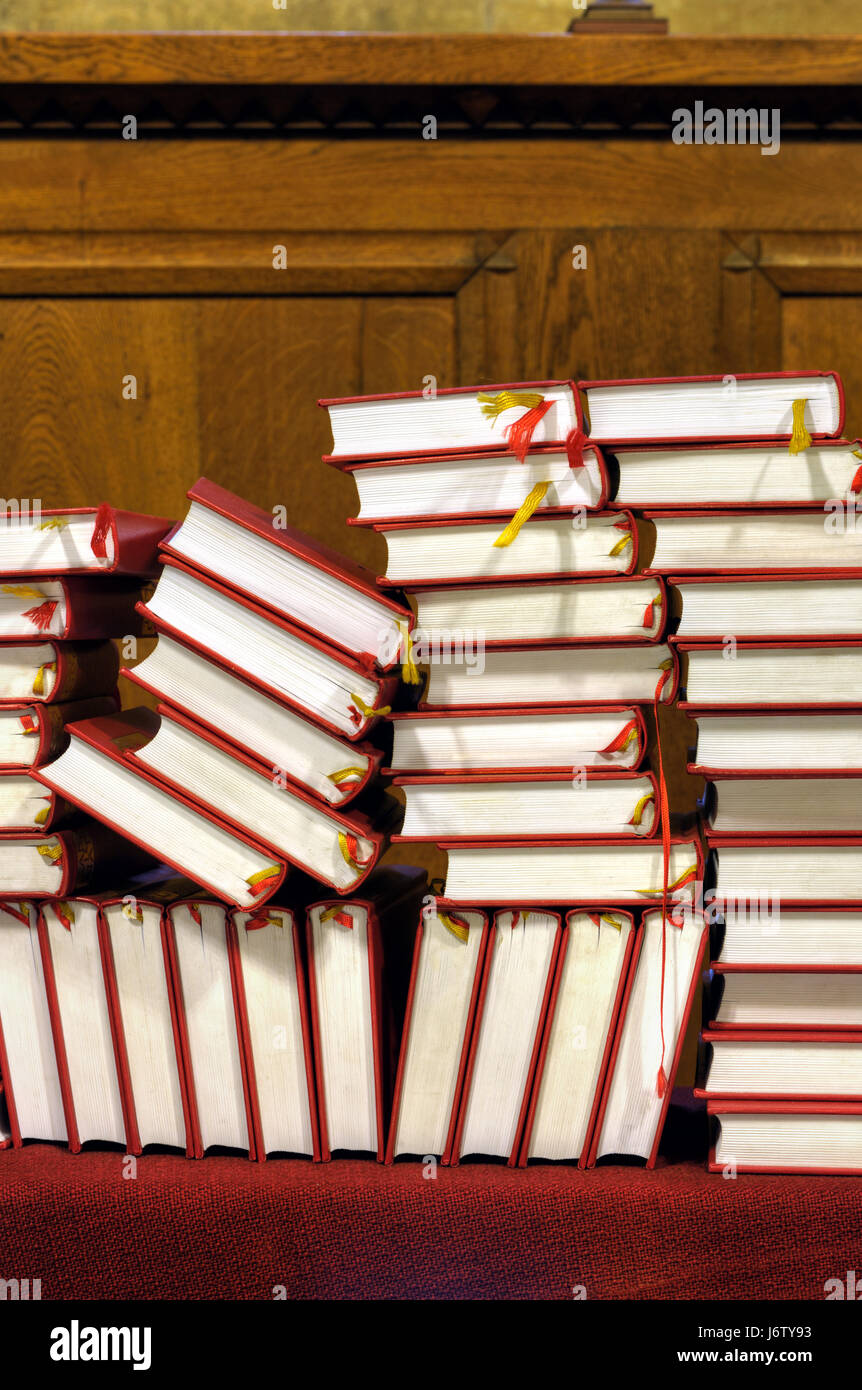 Kirchhügel Bücher Bibel Stack Lehrbücher buchen viele Stillleben Objekt Objekte Stockfoto