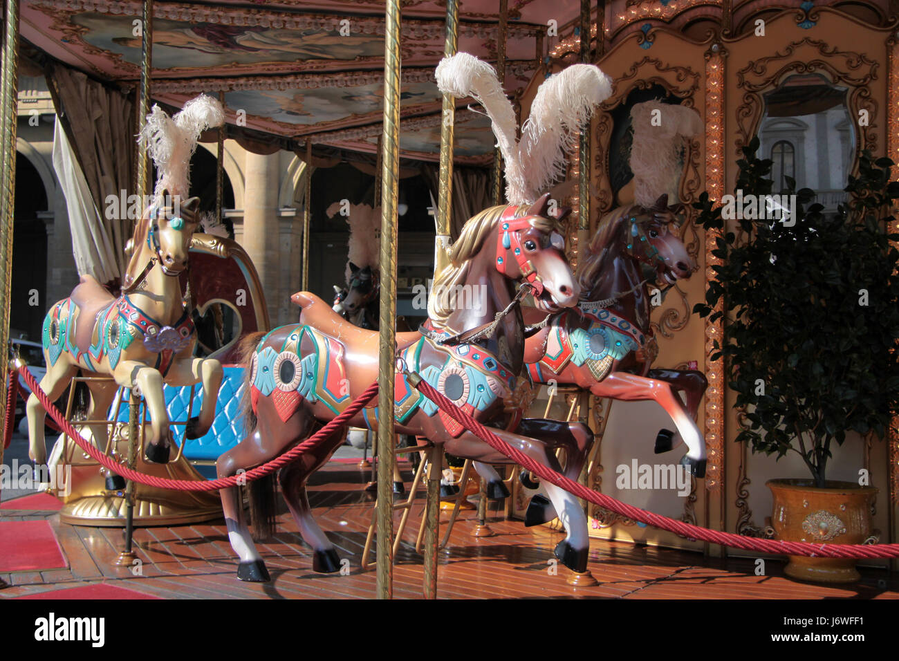 Kinderkarussell mit Pferden in Florenz Stockfoto