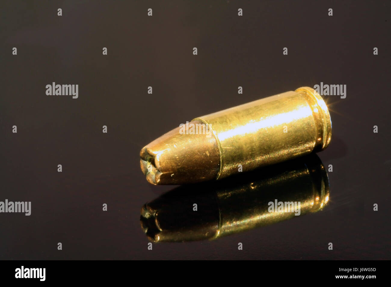 Munition Pistole Waffe Hohlspitze Kugel Tod rund um Shell Metall zu schießen Stockfoto