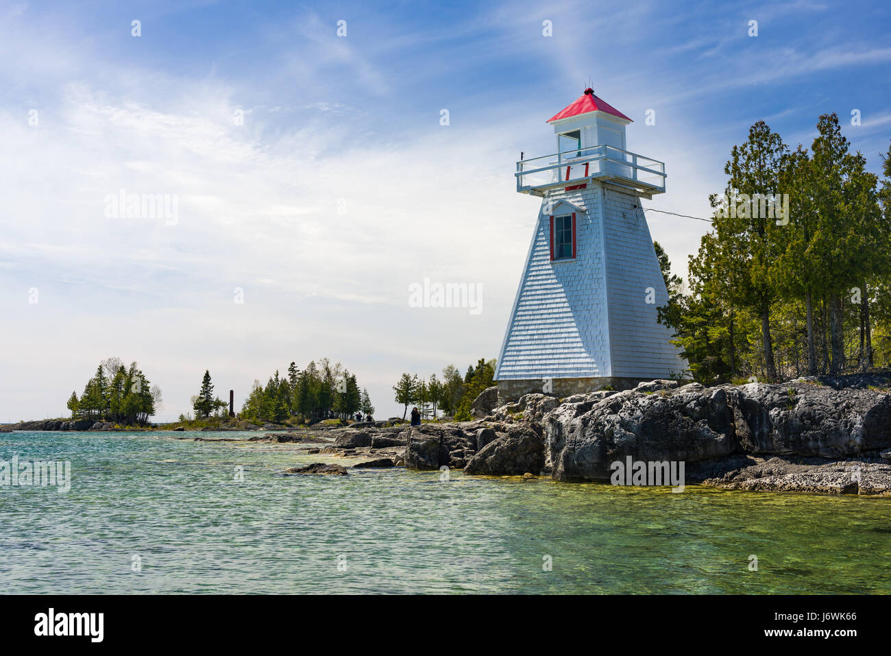 South Baymouth Reihe vorne Leuchtturm von Lake Huron an einem sonnigen Frühlingstag, Manitoulin Island, Ontario, Kanada Stockfoto