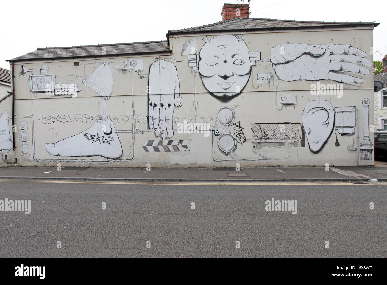 Körper Teile Fabrik Wandbild auf ein Haus in Cardiff, Stockfoto