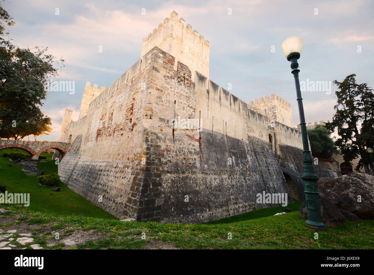 St.-Georgs Burg (Castelo de Sao Jorge) in Lissabon, Portugal. Stockfoto