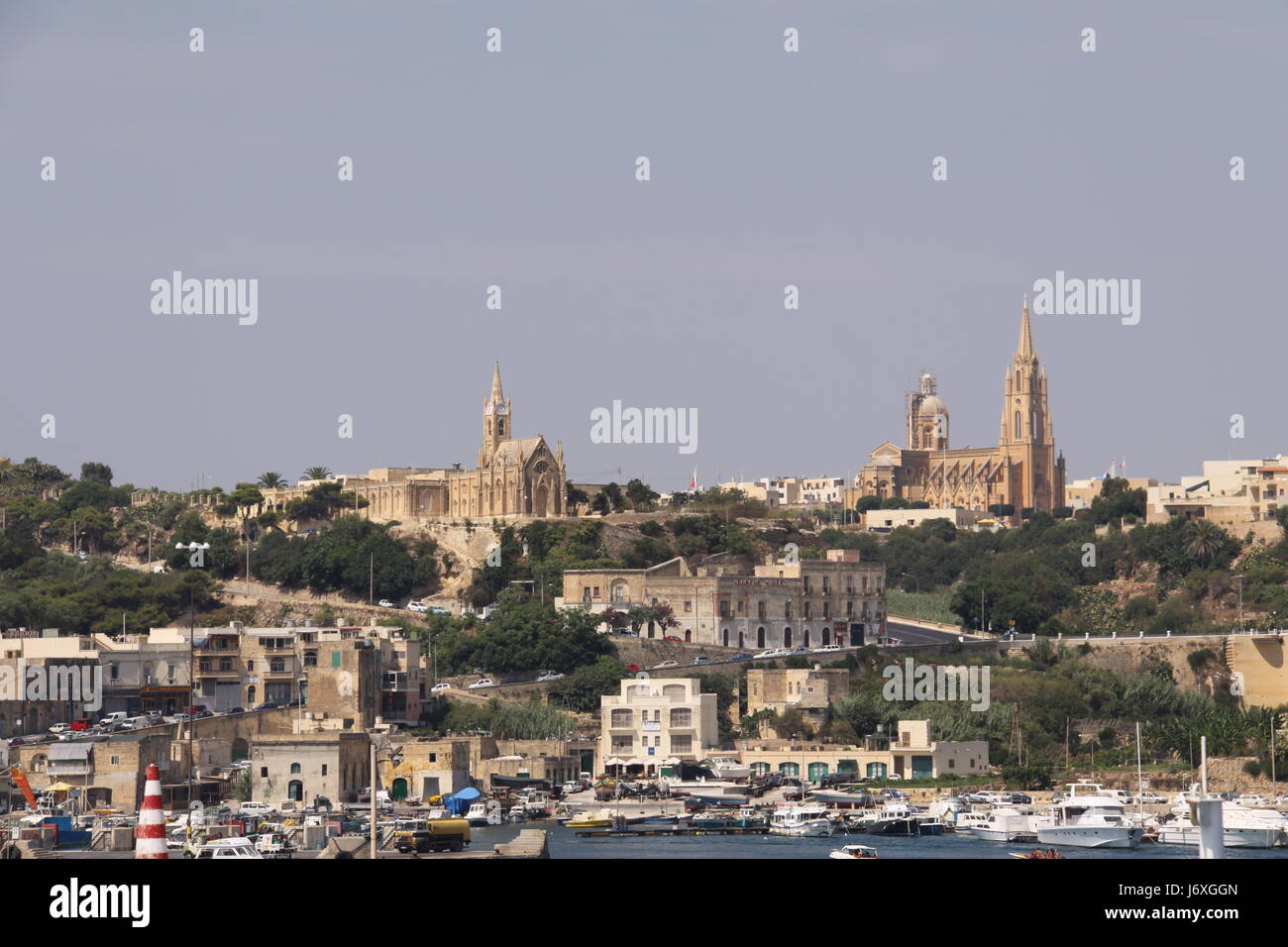 Blaue Stadt Stadt Wasser Mittelmeer Salzwasser Meer Ozean Hafen Rock malta Stockfoto