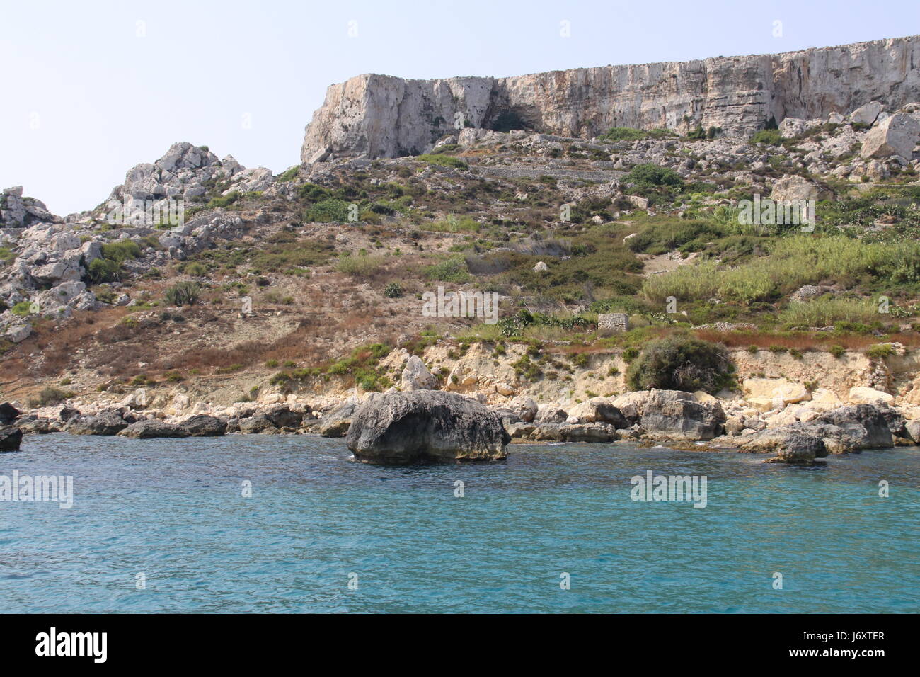 Wasser Mittelmeer Salzwasser Meer Ozean Rock Bay Mountain blaue Reisen Pflanze Stockfoto