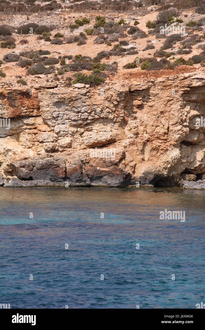 Wasser Mittelmeer Salzwasser Meer Ozean Rock Bay Mountain blaue Reisen Pflanze Stockfoto