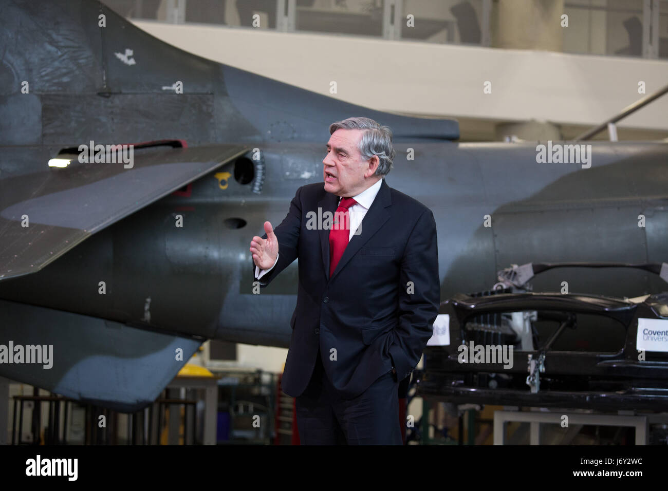 Ehemaliger Labour-Premierminister Gordon Brown eine Rede in Coventry während des Wahlkampfes von Arbeits- Stockfoto