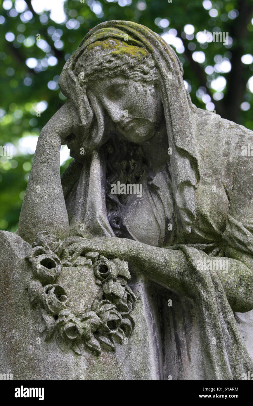 Tode Friedhof Trauer Kondolenz Weinen Weinen Weinen Weinen Menschen menschliche weeper Stockfoto