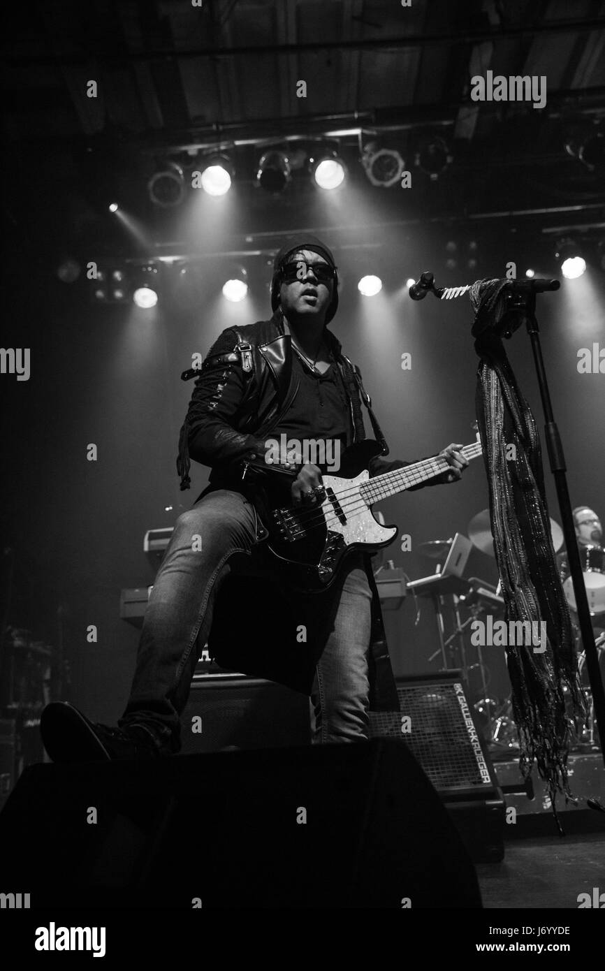 Bassist Brownmark of the Revolution, Prince's 80er Backing Band tritt im Phoenix Concert Theatre in Toronto, Kanada, auf Stockfoto
