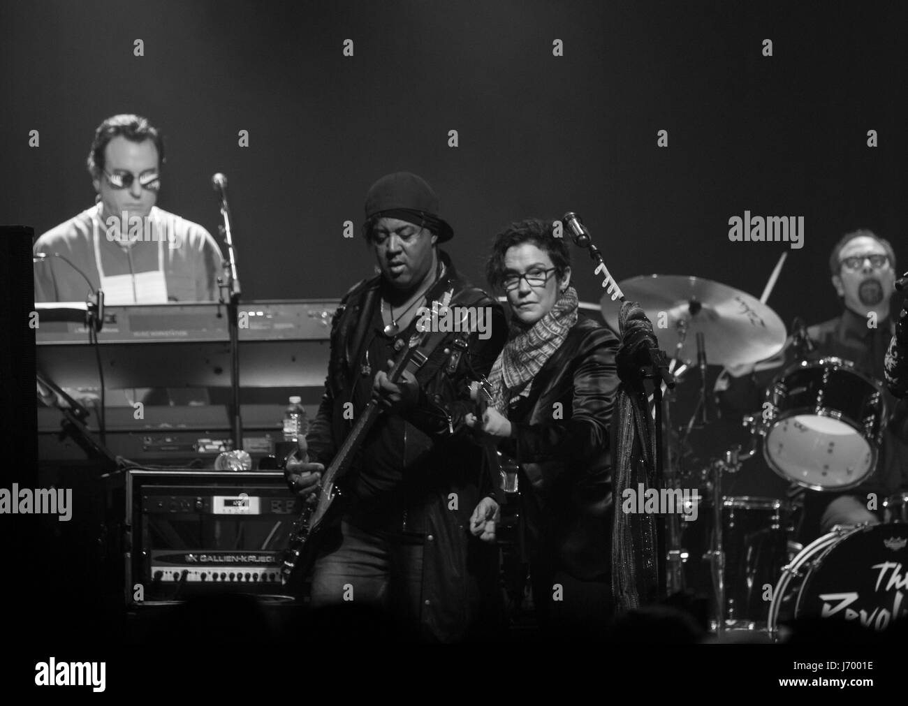 Dr. Fink, Brownmark, Wendy Melvoin und Bobby Z of the Revolution, Prince's 80er Backing Band treten im Phoenix Concert Theatre in Toronto, Kanada, auf Stockfoto
