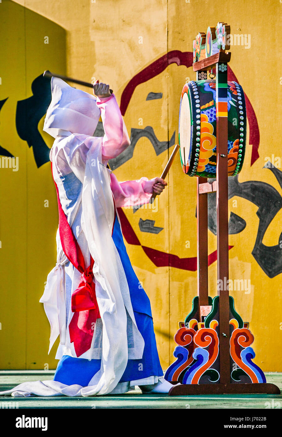 Südkorea, Seoul, Insa-Dong Cultural District, Buk Fass Trommeln während Sonntag Pansori Aufführung, das koreanische Genre der musikalische Geschichten Stockfoto