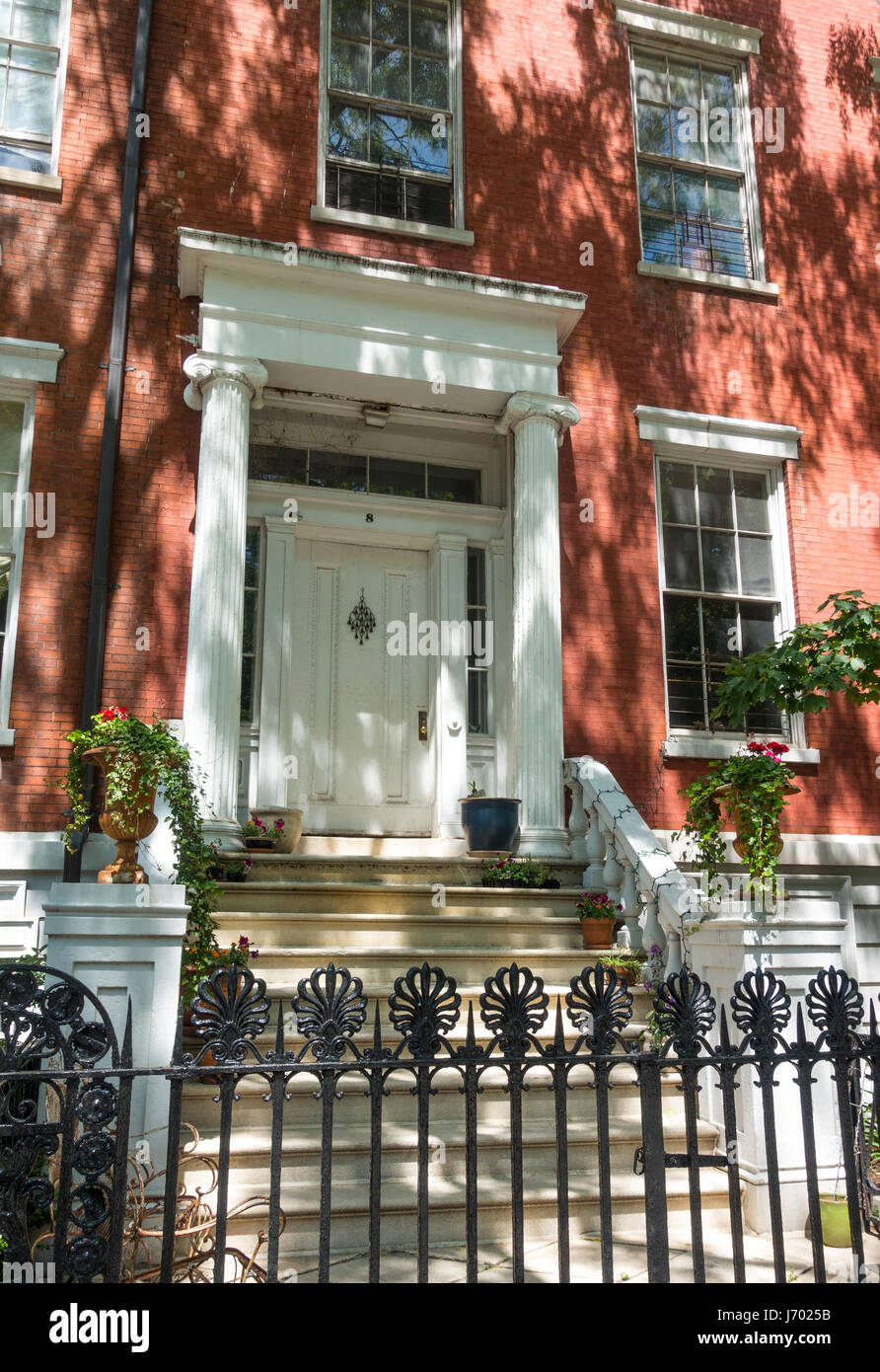 Nr. 8 Washington Square North, Denkmalschutz 1833 in "Die Zeile" in Greenwich Village, New York City Stockfoto