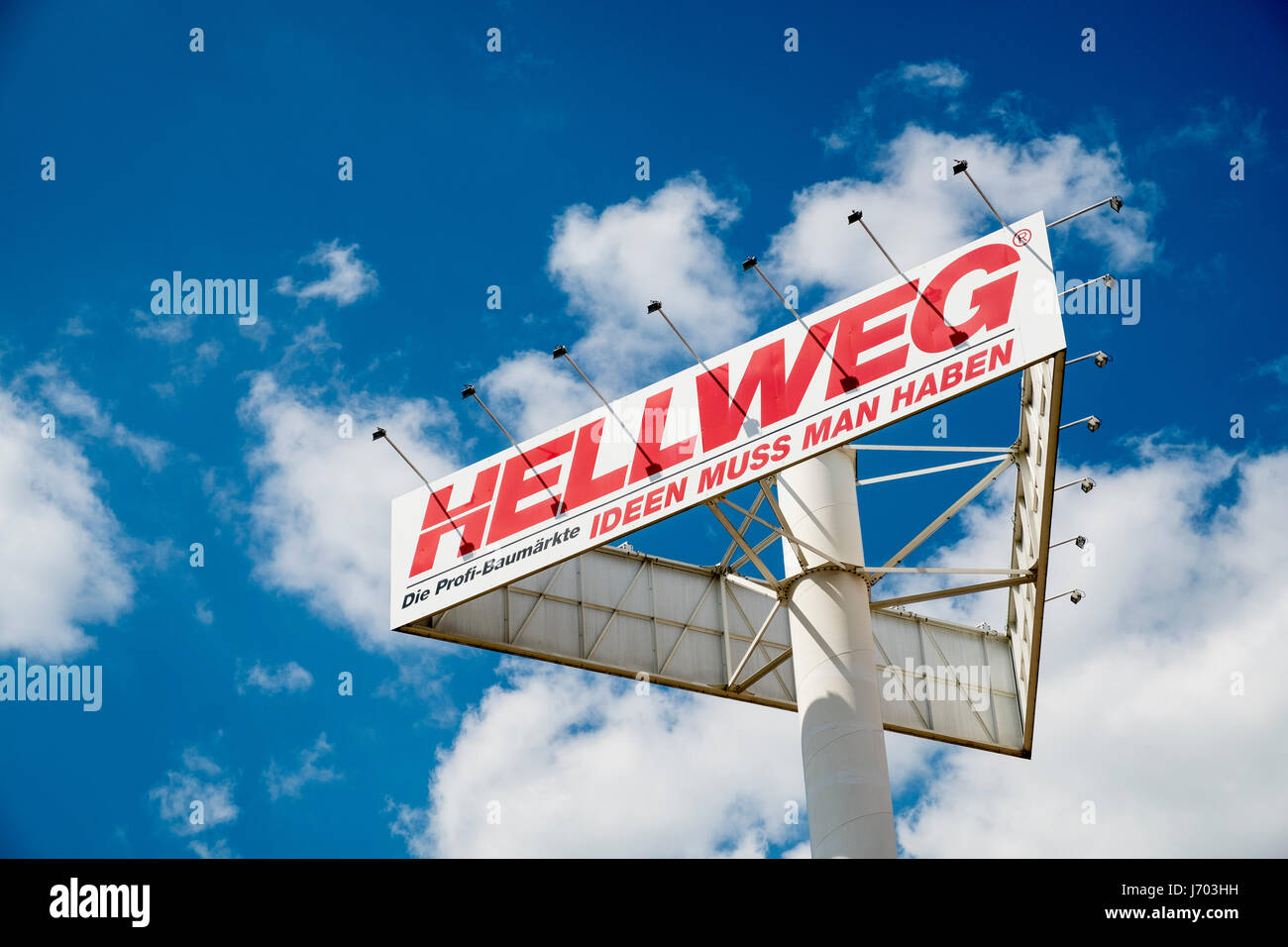 Melden Sie sich für außen Hellweg DIY und Garten-Center Shop in Deutschland Stockfoto