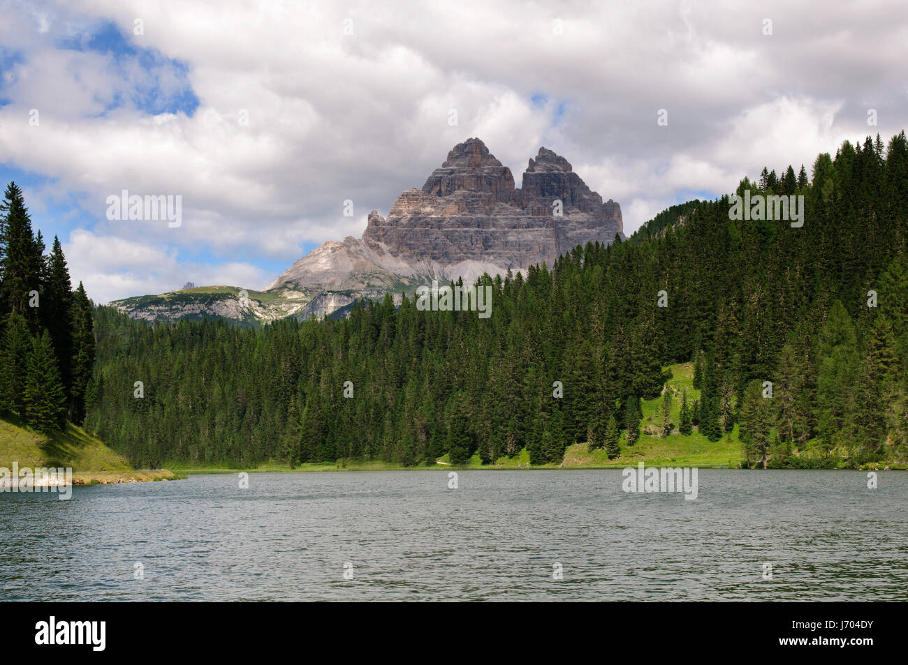 Dolomiten-Wanderung Berge wandern Wanderung Berg See Salzwasser Meer Ozean Stockfoto