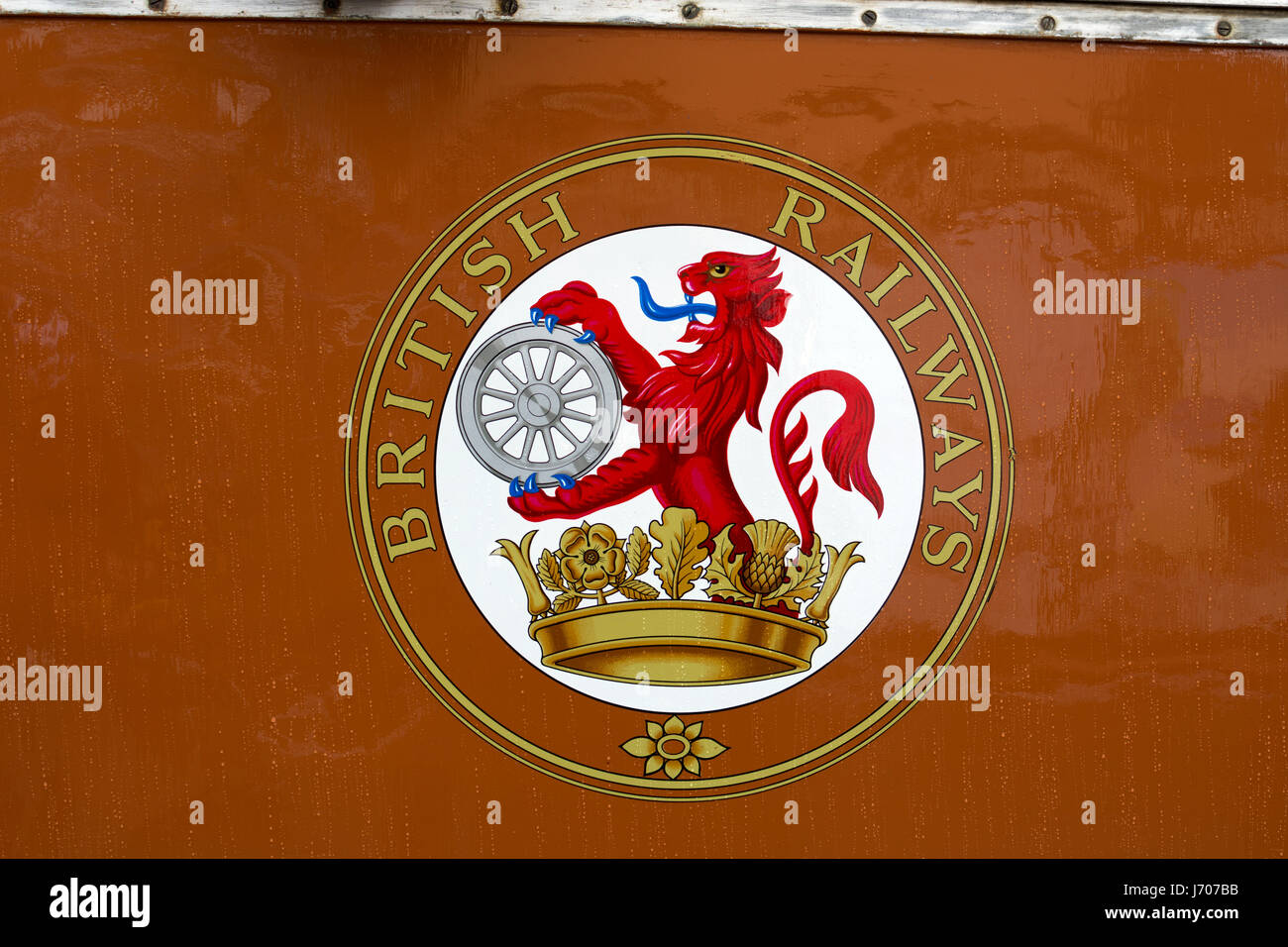 British Railways Emblem. Klasse 14 Diesel Lokomotive Nr. D9551 Detail an der Severn Valley Railway, Kidderminster, Großbritannien Stockfoto