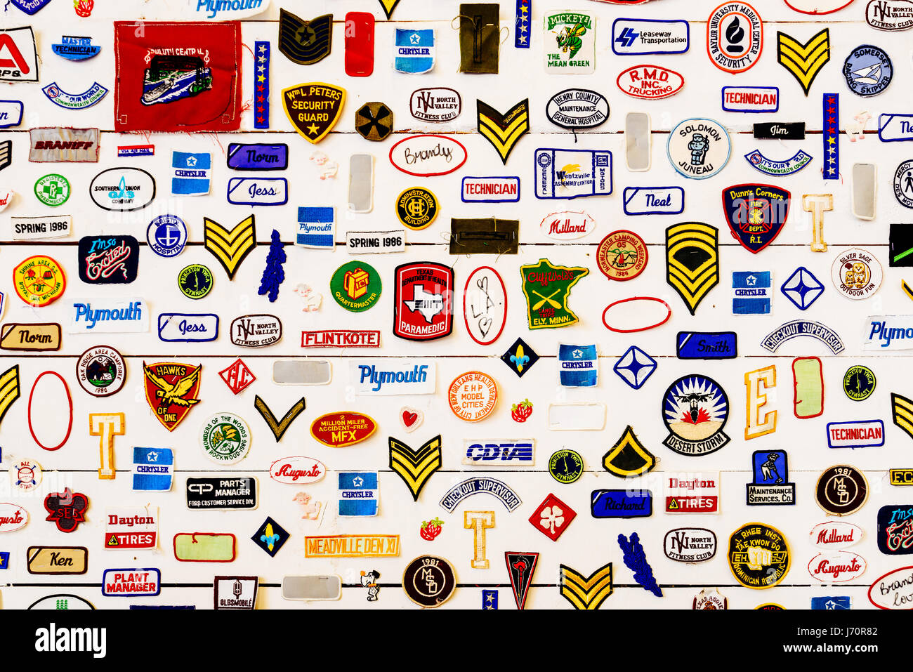 VALENCIA, Spanien - 2. August 2016: Berühmte Markenzeichen und Symbole Sammlung an einer Wand. Stockfoto