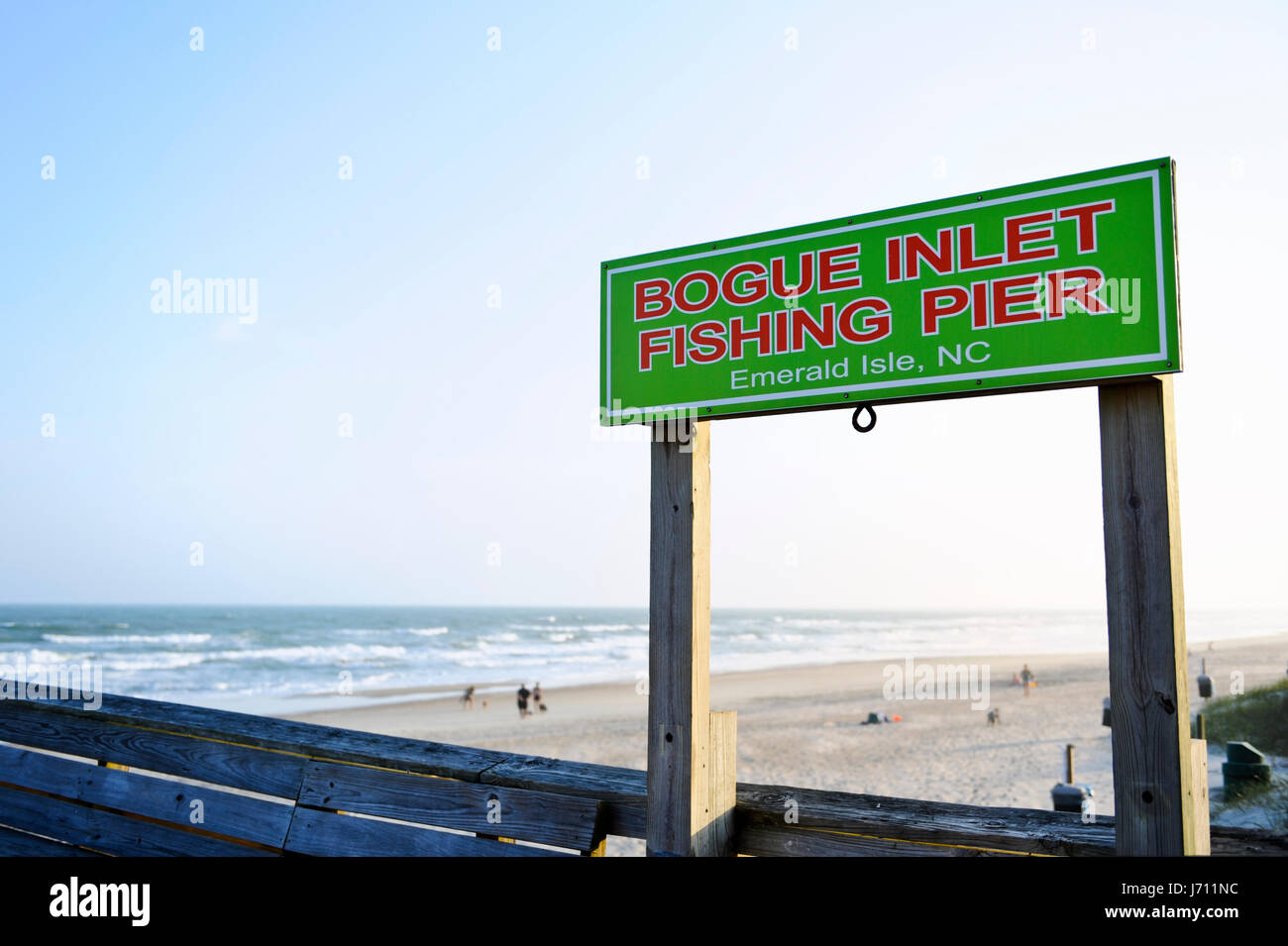 Bogue Inlet Fishing Pier Schild am Smaragd Insel North Carolina Stockfoto