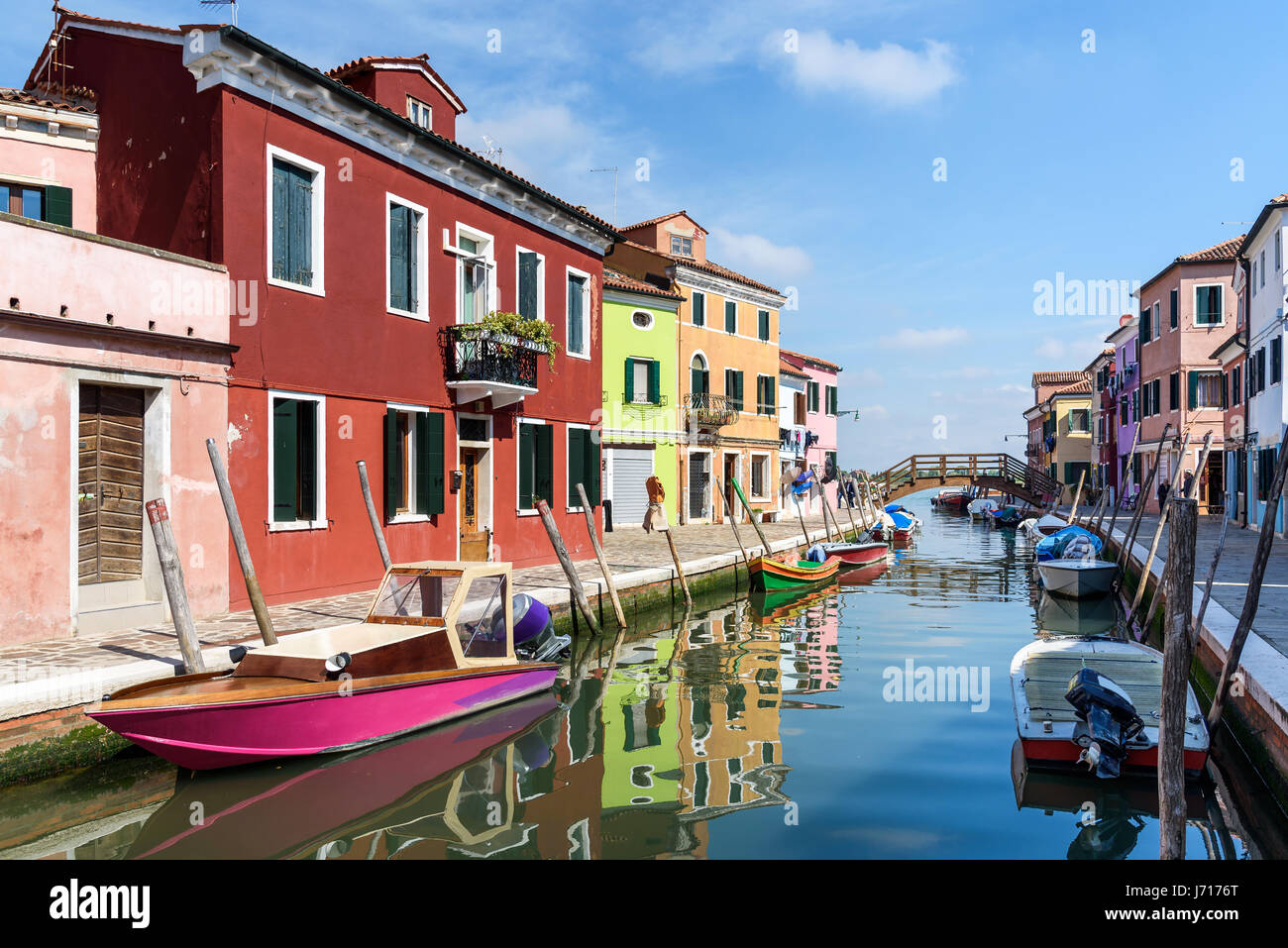 bunte Häuser und Boote in Insel Burano, Lagune von Venedig, Italien Stockfoto