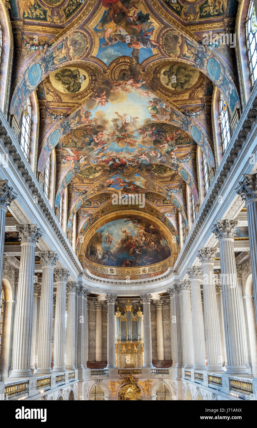 Malereien an der Decke der königlichen Kapelle (Chapelle Royale), Château de Versailles (Schloss von Versailles), in der Nähe von Paris, Frankreich Stockfoto