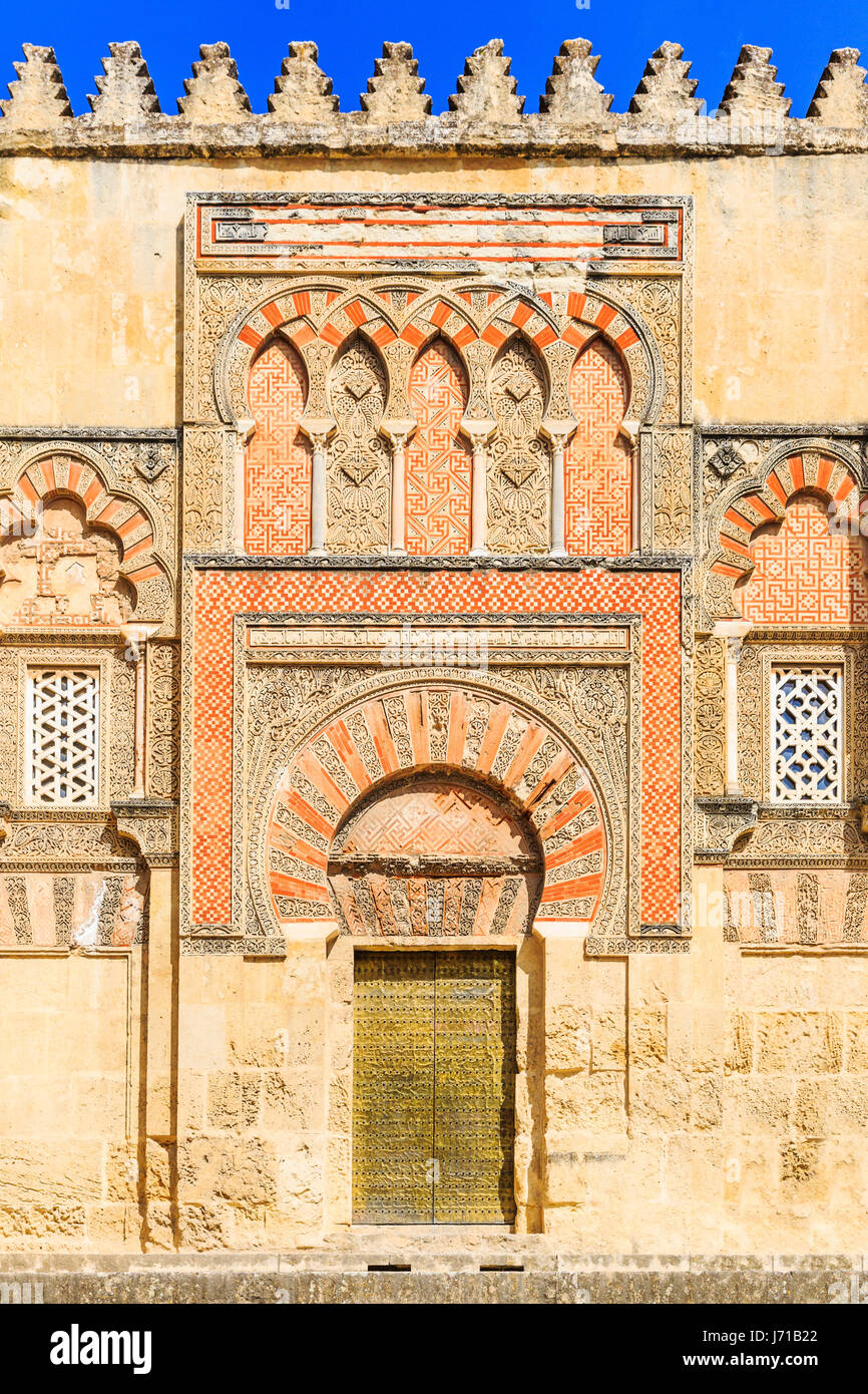 Córdoba, Spanien. Puerta(Gate) de San Ildefonso in der Moschee-Kathedrale Mezquita. Stockfoto