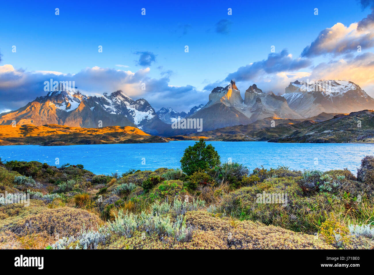 Torres Del Paine Nationalpark, Chile. Sonnenuntergang an der Laguna Pehoe. Stockfoto