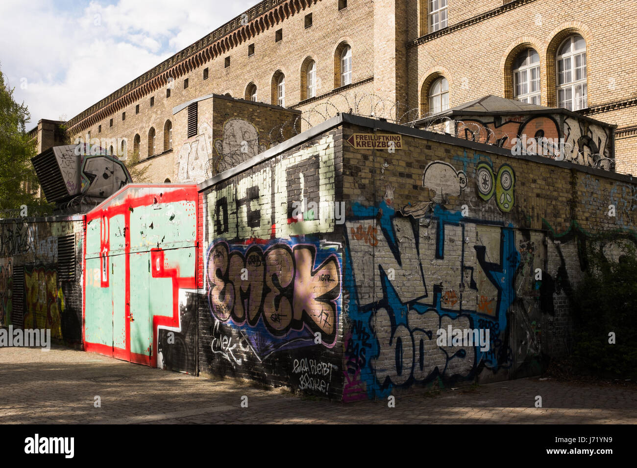 Berlin 26 April Kunstlerhaus Bethanien Deutsch Fur Kunstler Haus Bethanien In Berlin Kreuzberg Am 26 April 2017 Stockfotografie Alamy