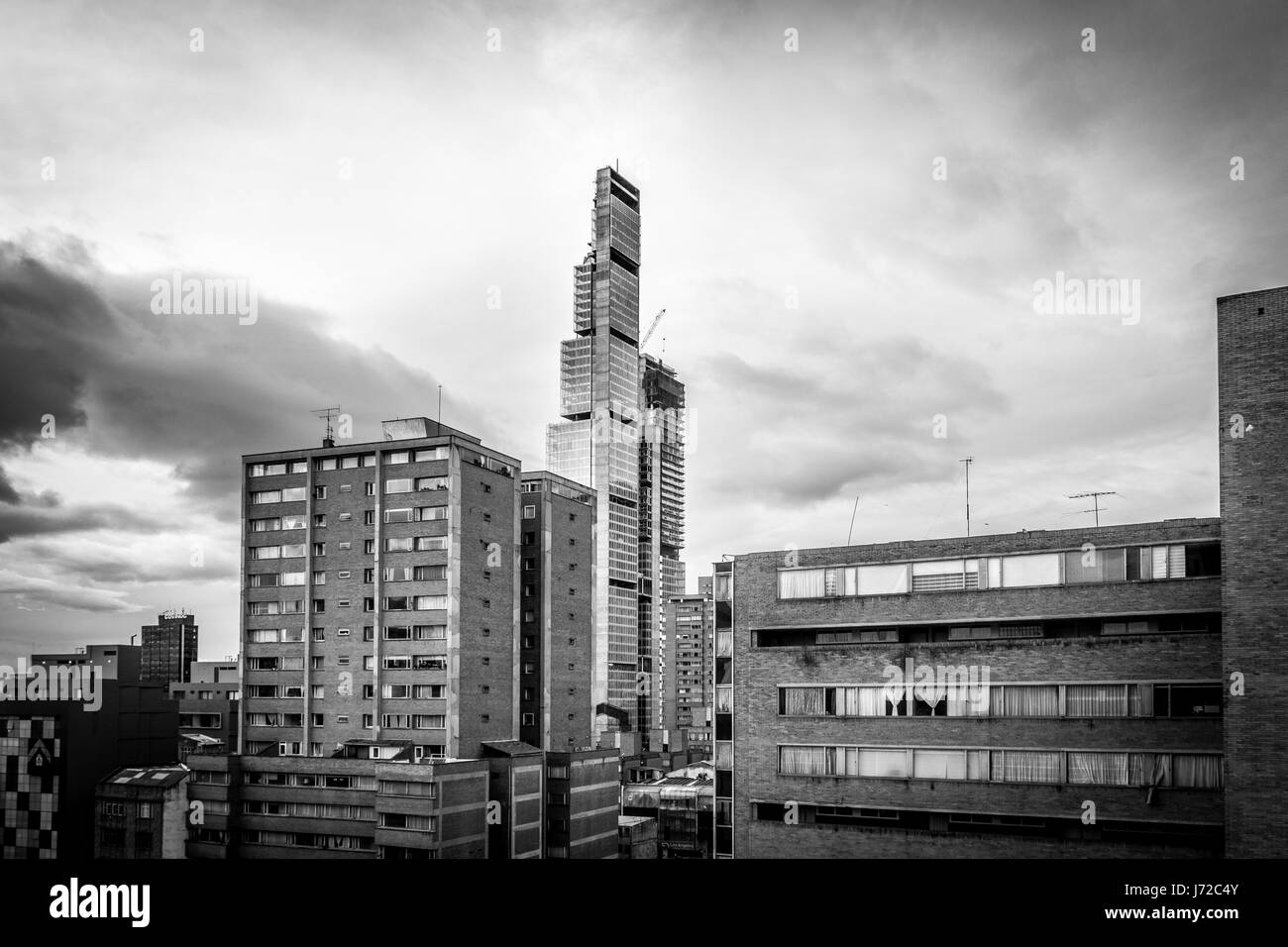 BOGOTA, Kolumbien - August 2016: schwarz und weiß Bogota Skyline - Bogotá, Kolumbien Stockfoto