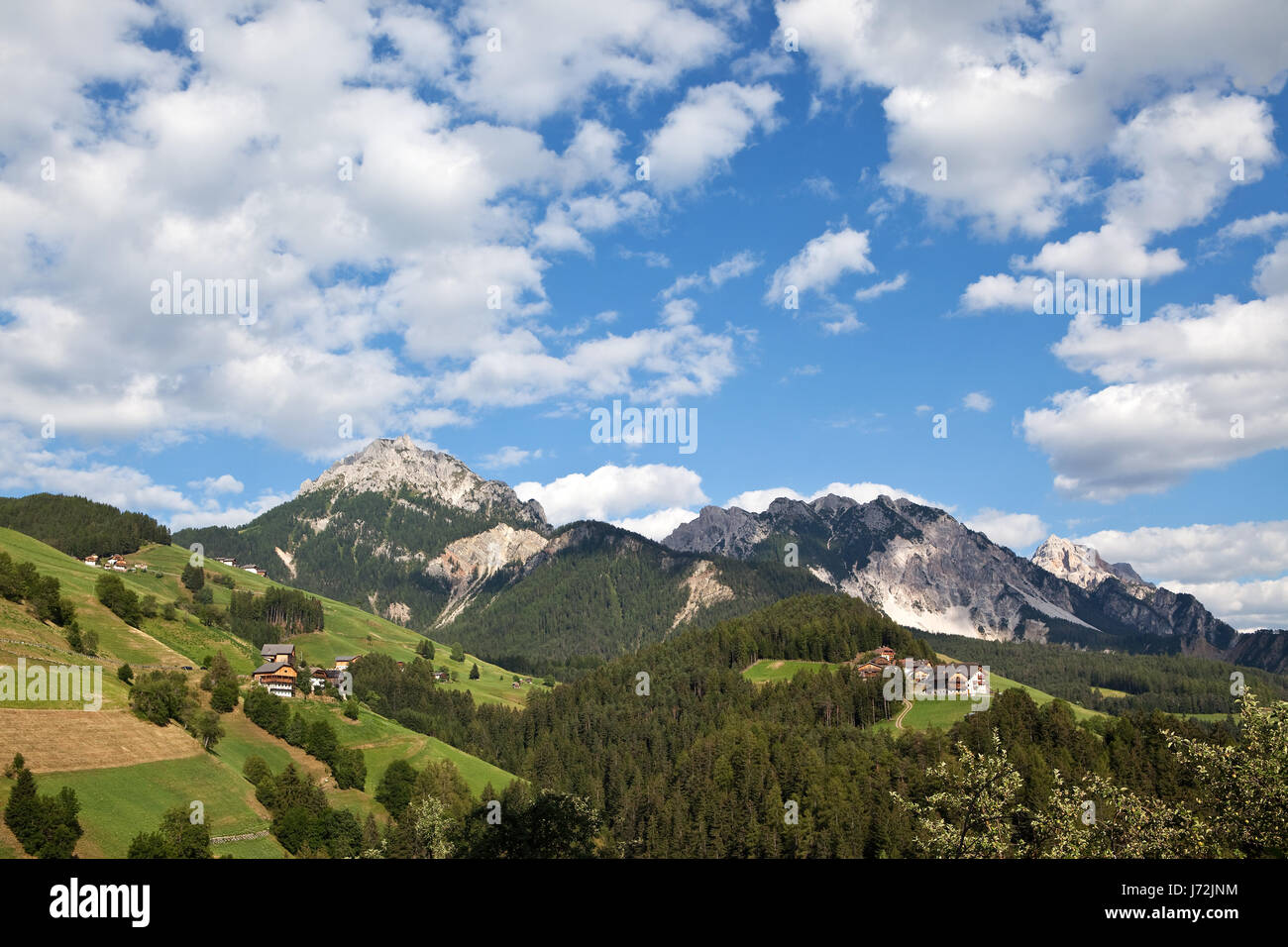 Süd Tiroler Bauernhöfe Dolomiten Süd Tirol Bauernhäuser Ladinien Viles enneberg Stockfoto
