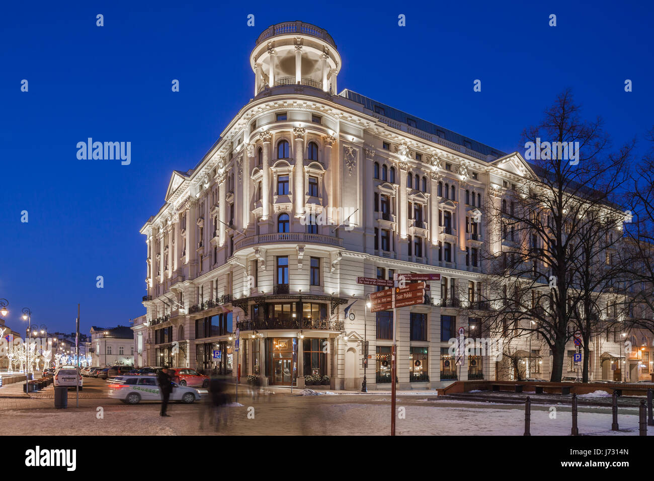 Hotel Bristol in Warschau beleuchtet bei Nacht, historische Luxus-Hotel in der Hauptstadt Polens, Europa Stockfoto