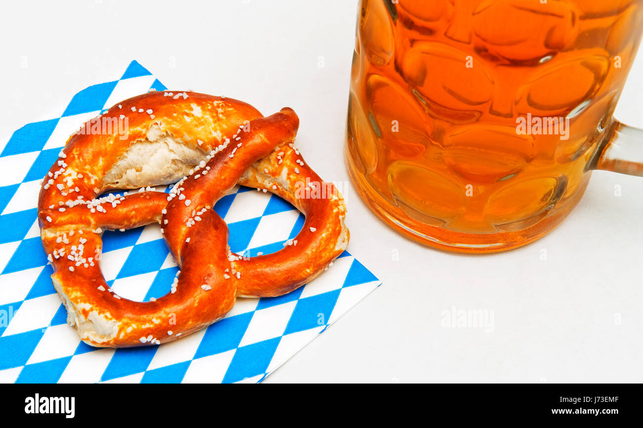 Lebensmittel Nahrungsmittel Getränk trinken Alkohol Bayern Bier Lätzchen Münchner Oktoberfest Stockfoto