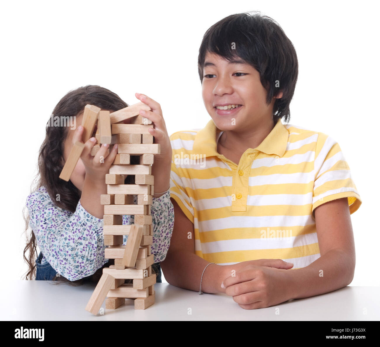 Game-Turnier spielen Stücke gespielt Gesellschaftsspiel Block von Holz junge Bursche Stockfoto