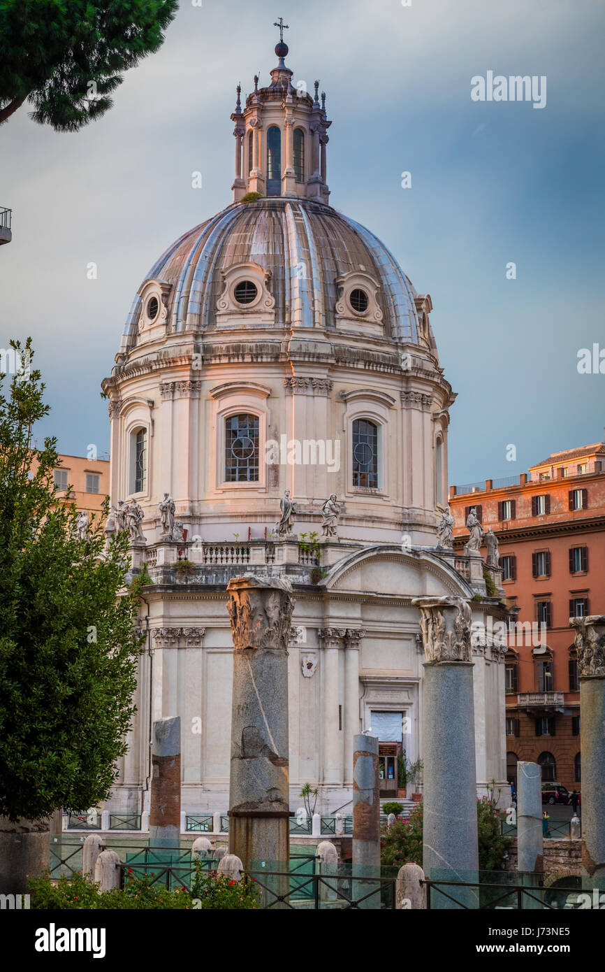 Die Kirche der heiligsten Namen von Maria an der Trajan-Forum ist eine römisch-katholische Kirche in Rom, Italien. Diese Kirche sollte nicht verwechselt werden mit der ch Stockfoto
