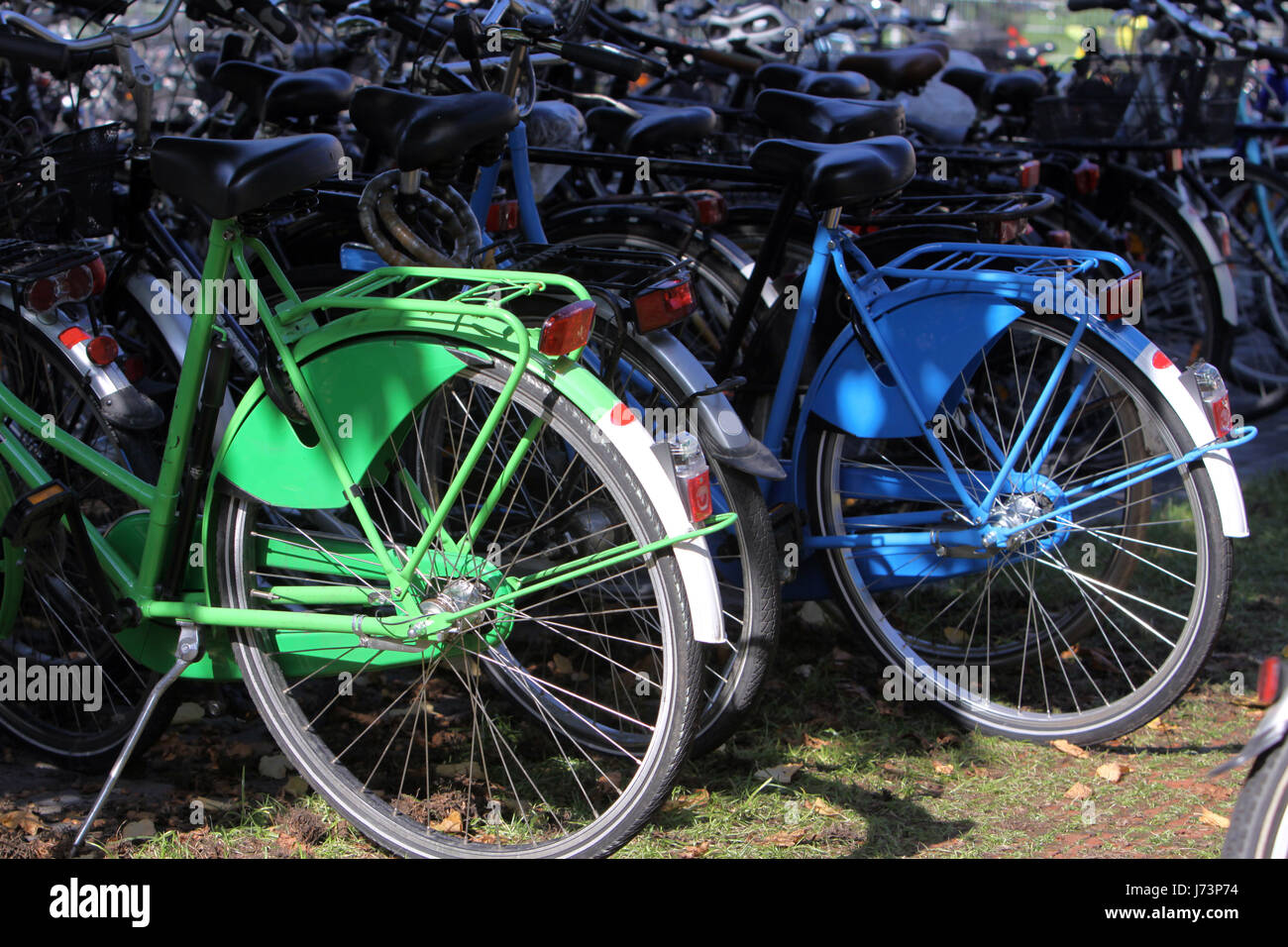 blau grün Bike Fahrrad Zyklus Deutschland Bundesrepublik Deutschland viele Fahrräder Stockfoto