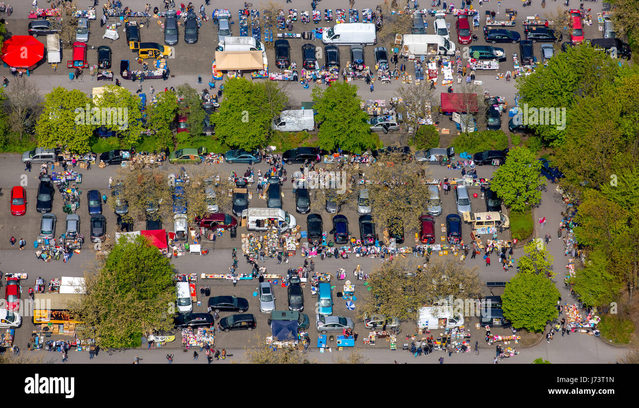 Flohmarkt an der Universität Dortmund, Schnäppchenmarkt, secondhand-Markt, Dortmund, Ruhr und Umgebung, Nordrhein-Westfalen, Deutschland, Flohmarkt einer der Stockfoto