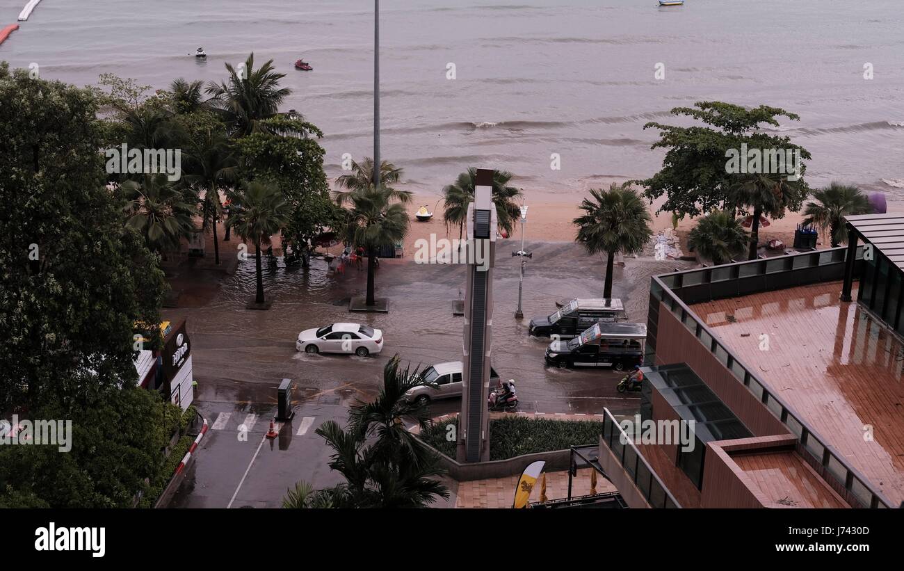 Überflutete Straße Strand am Golf von Thailand in Pattaya Thailand Stockfoto